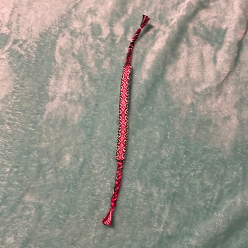 Assorted braided bracelets - Picture 4 of 12